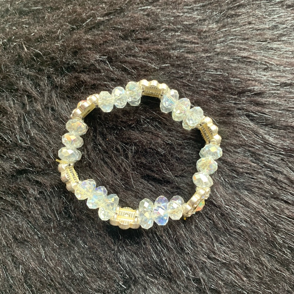 Clear beaded bracelet